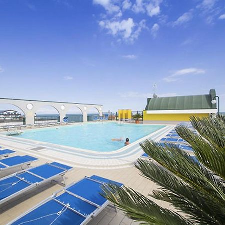 Residence Cristoforo Colombo - Carraro Immobiliare - Family Apartments Caorle Exterior foto