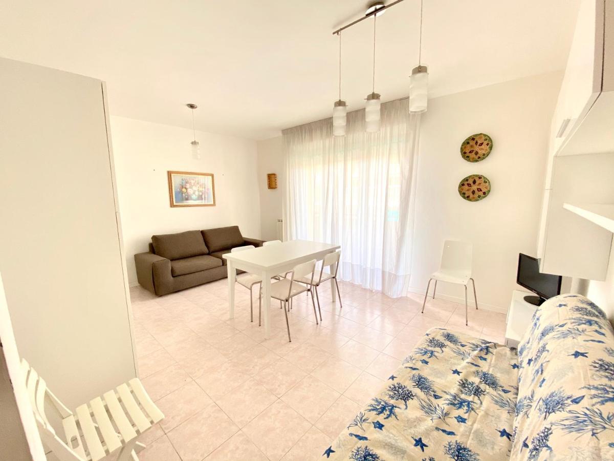Residence Cristoforo Colombo - Carraro Immobiliare - Family Apartments Caorle Exterior foto