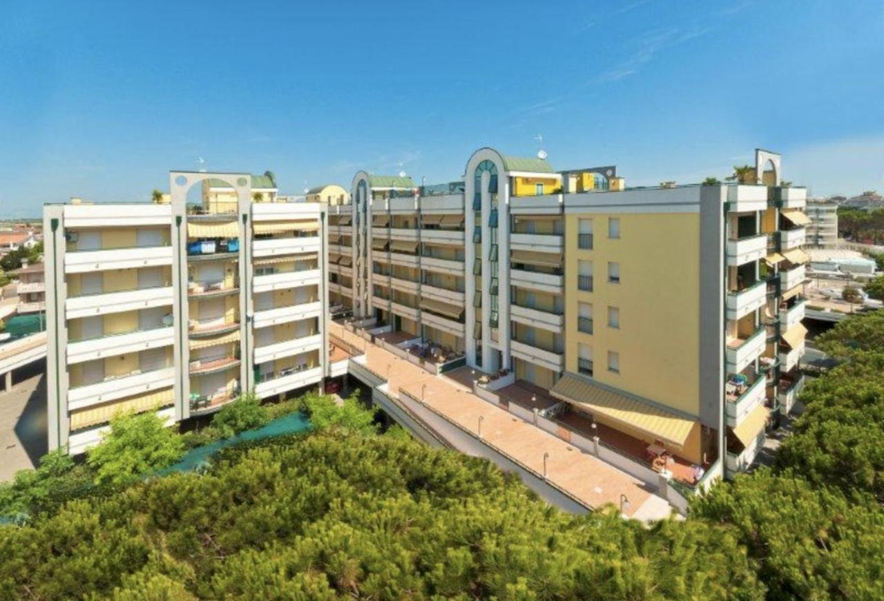 Residence Cristoforo Colombo - Carraro Immobiliare - Family Apartments Caorle Exterior foto