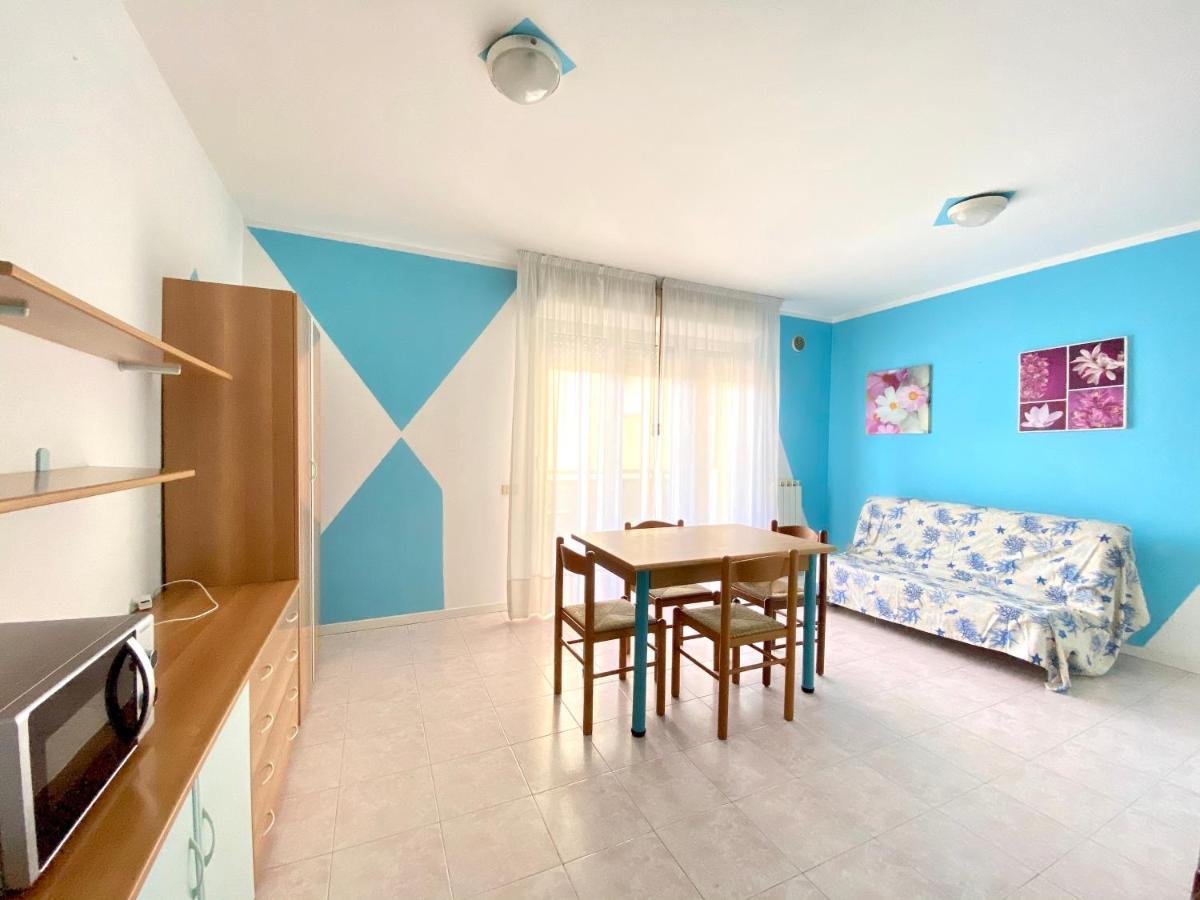 Residence Cristoforo Colombo - Carraro Immobiliare - Family Apartments Caorle Exterior foto